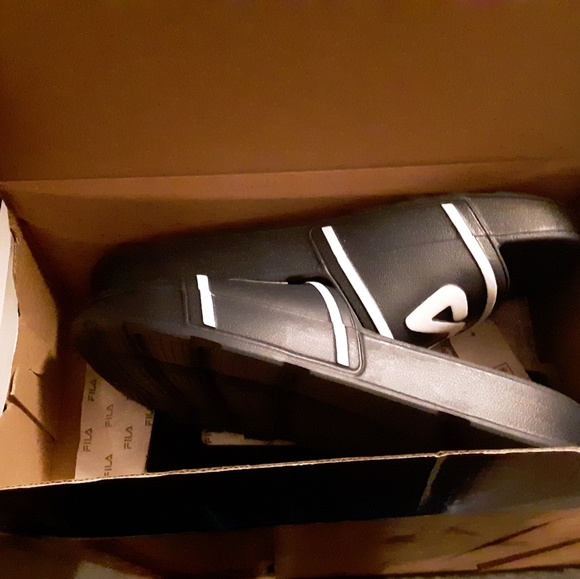 Fila women's sleek slide sandals - Picture 1 of 14